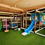 Sea Lily & Playground * Platanidia