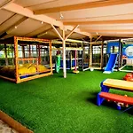 别墅 Sea Lily & Playground *