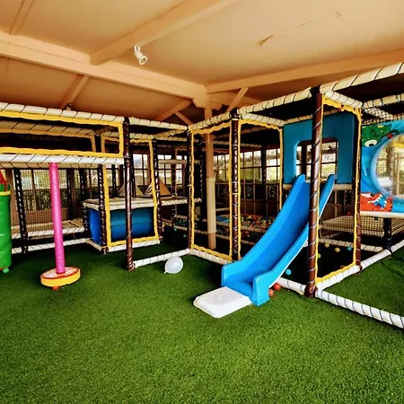 Water Lily On The Sea Historic House 1868 * Platanidia